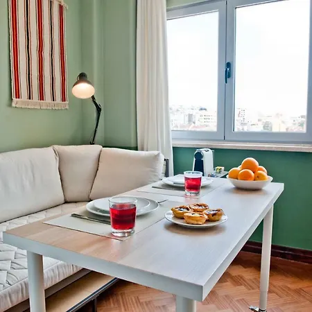 Champagne Vibes In - By Misha's Place 5c Apartment
