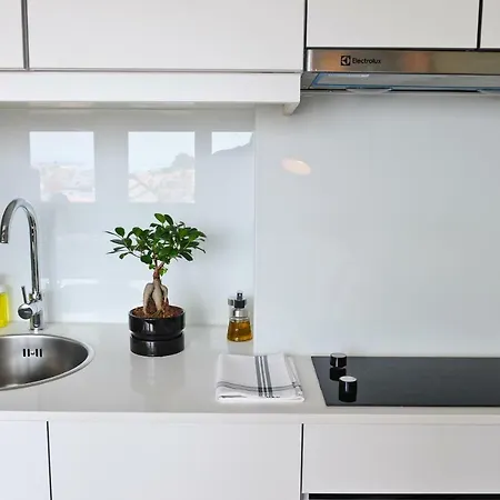 아파트 Champagne Vibes In - By Misha's Place 5c 리스본