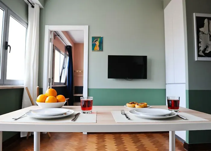 Champagne Vibes In - By Misha's Place 5c Lisboa