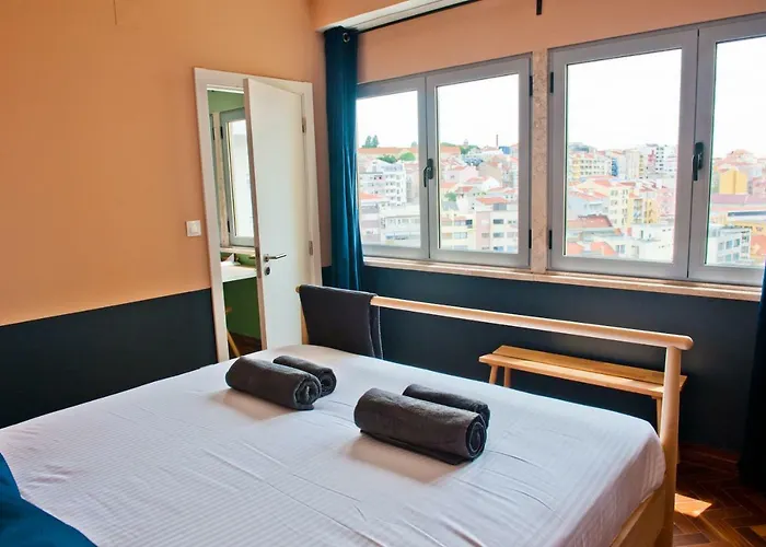 Champagne Vibes In - By Misha's Place 5c Lisboa